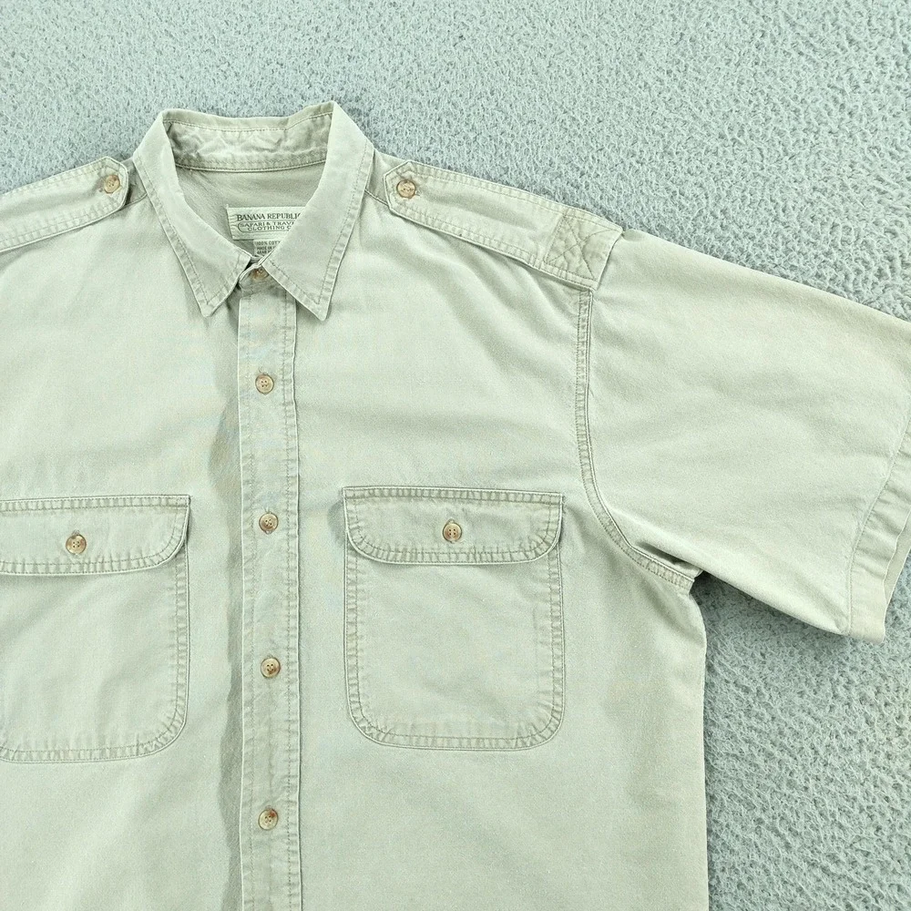 Vintage Banana Republic Safari Travel Shirt Mens Medium Beige Short Sleeve
